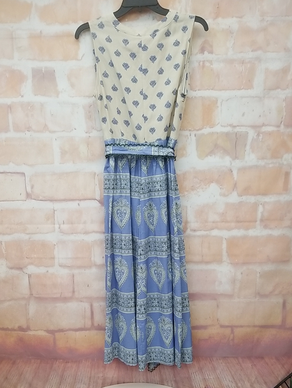 NWT Voy Blue and Cream Printed Maxi Dress with Waist Tie Size M - Picture 4 of 7